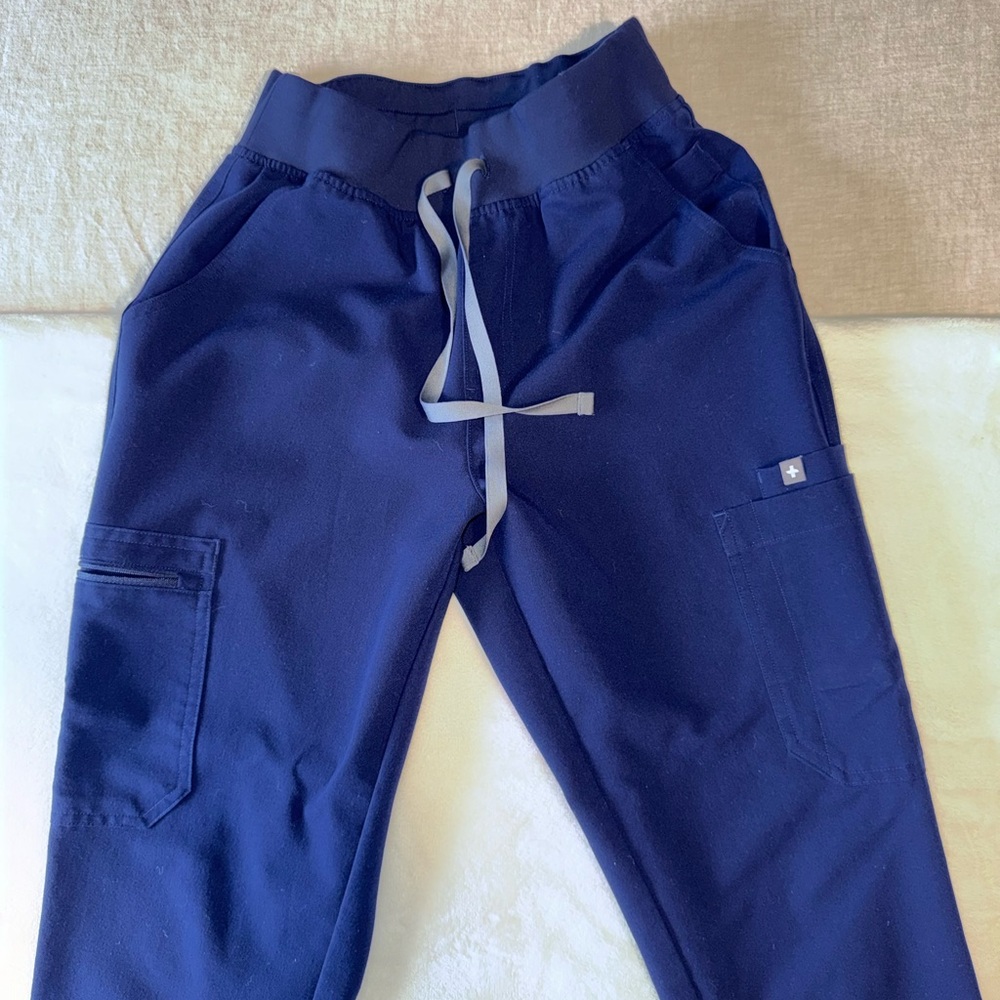 FIGS- YOLA Skinny Scrub Pants High Waisted